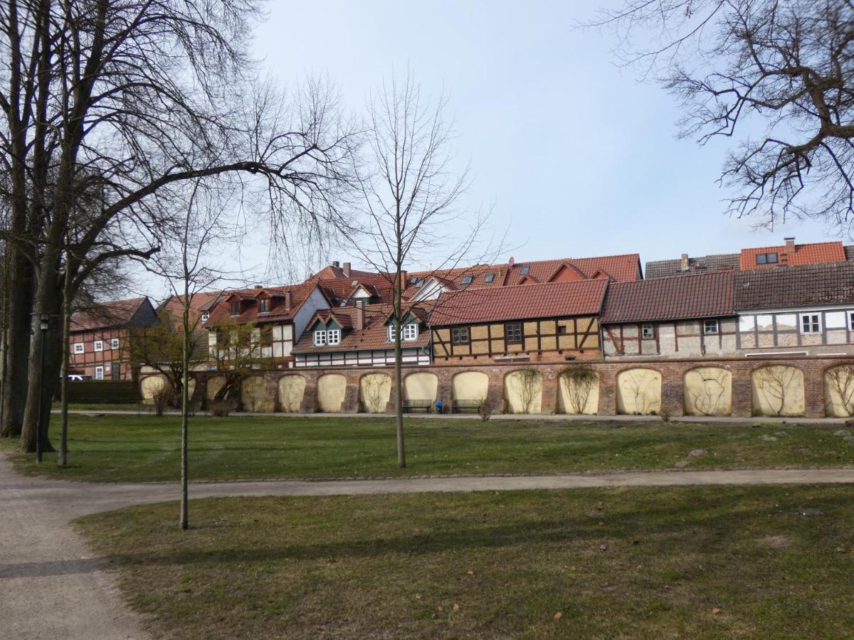 Ferienwohnung Am Schloss Reuterstadt Stavenhagen Dış mekan fotoğraf
